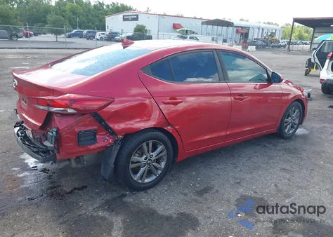 2018 Hyundai Elantra Value Edition z USA, uszkodzony, nr VIN 5NPD84LF0JH308405